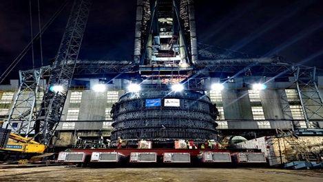 冶金工程公司寶鋼一高爐大修項目首段模塊化運輸順利就位